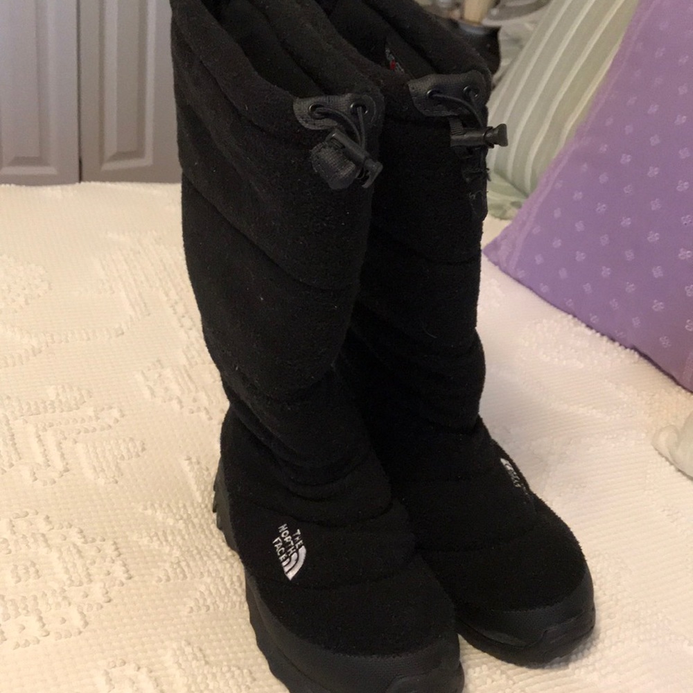 Ladies The North Face black winter boots - 8